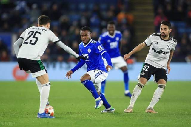 每体：关于巴萨用藤森给奥尔莫注册的猜测不实